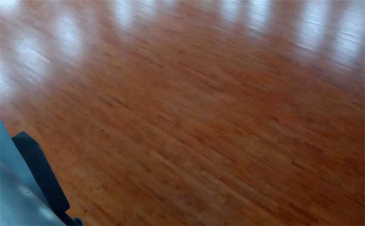 楓木風(fēng)雨操場(chǎng)運(yùn)動(dòng)地板怎么維修？