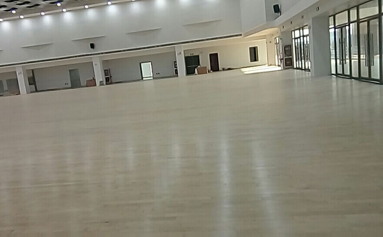 劇院舞臺木地板在干凈調(diào)養(yǎng)時要注重甚么？