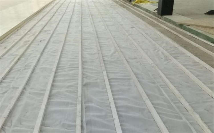 22厚體育館實(shí)木地板怎么保養(yǎng)？