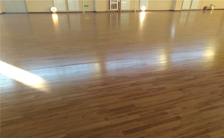太原專用實(shí)木運(yùn)動地板廠家批發(fā)