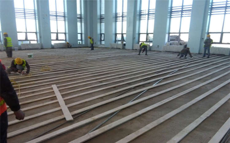 體育運(yùn)動(dòng)木地板漆面受損該如何處理？