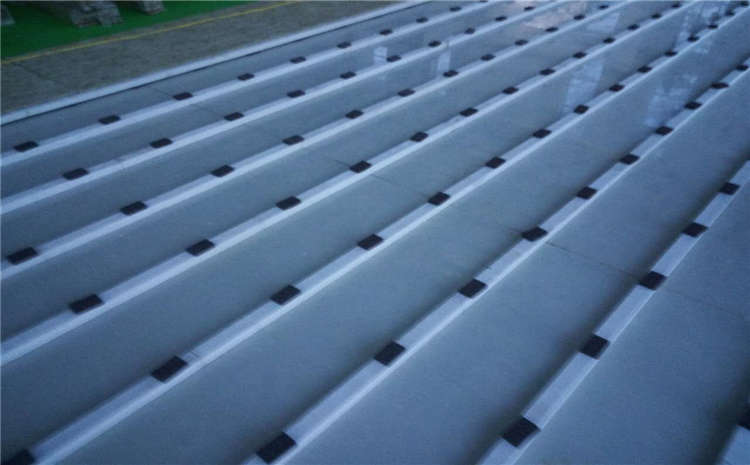 松木體育運(yùn)動(dòng)地板怎么翻新