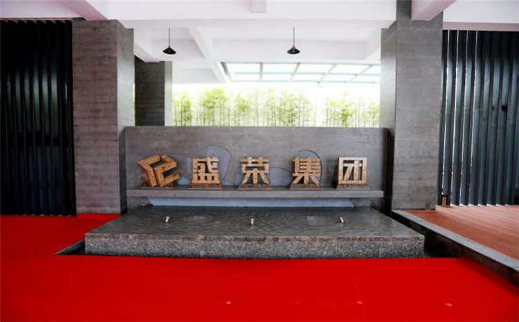 單層龍骨結(jié)構(gòu)籃球木地板多少錢一平？