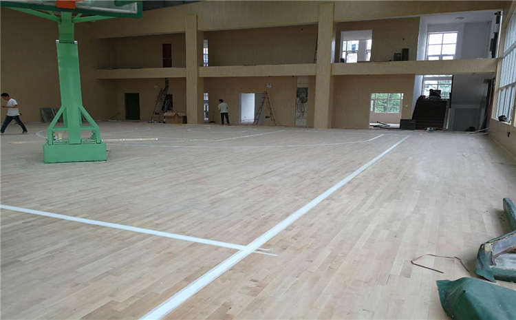 你知道如何正確的挑選運(yùn)動(dòng)木地板嗎？