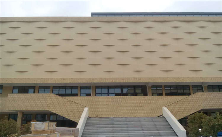 柞木實(shí)木運(yùn)動(dòng)地板一般多少錢？