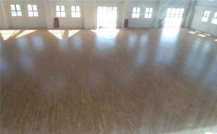 橡膠木體育地板梅雨季節(jié)保養(yǎng)注意事項