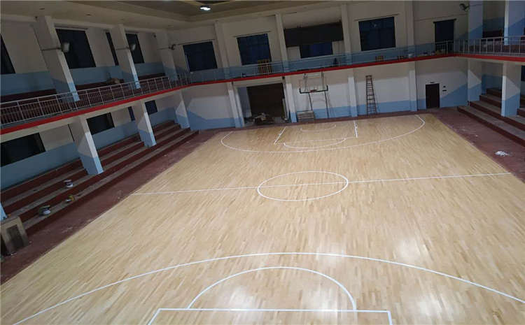 橡膠木籃球場木地板主輔龍骨結(jié)構(gòu)