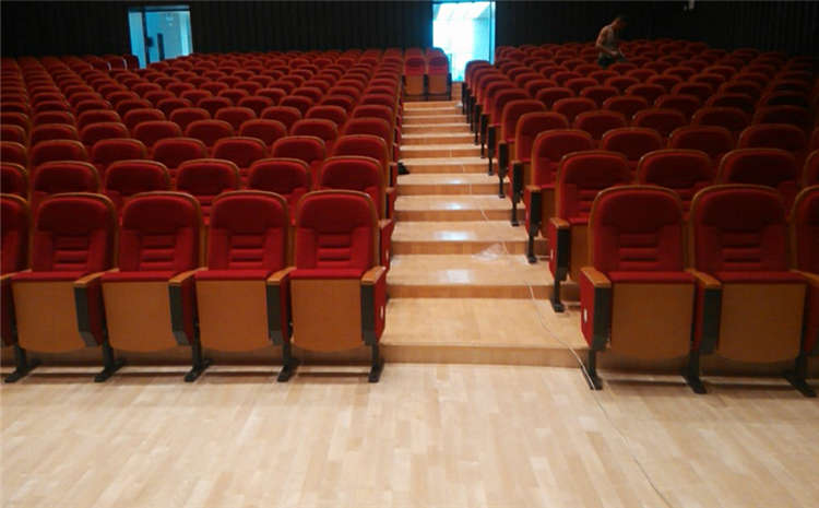 籃球館運(yùn)動(dòng)木地板價(jià)格隨著質(zhì)量而跌宕起伏