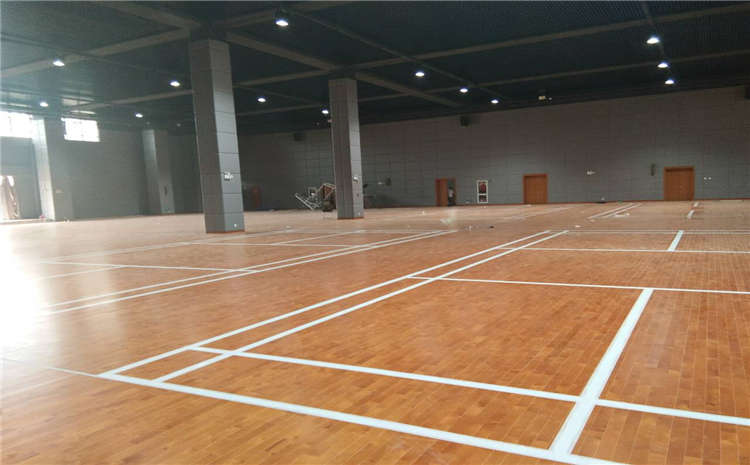 柞木舞臺運(yùn)動(dòng)木地板怎么保養(yǎng)？