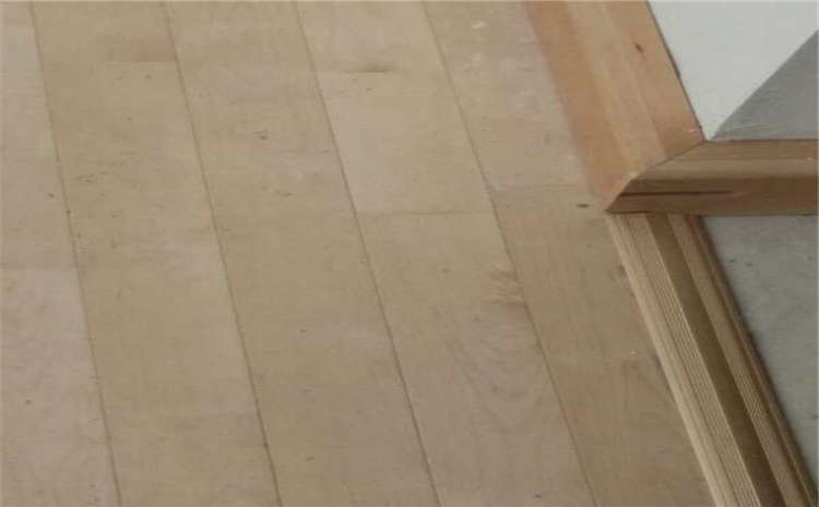 體育實木運動地板鋪建完成后若何驗收？