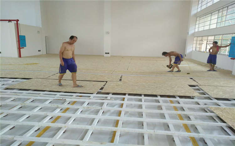 籃球木地板翻新流程