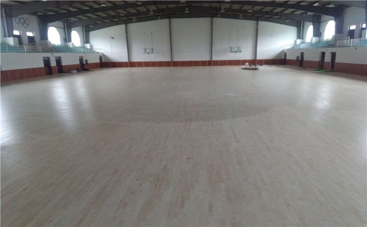 五角楓籃球場實木地板品牌廠家