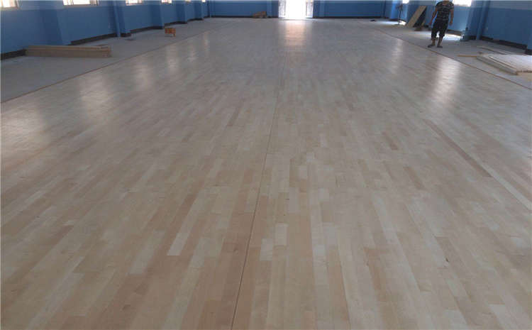 體育木地板泡水了怎么辦？