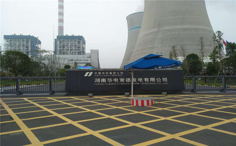 體育木地板橡膠木一般多少錢？