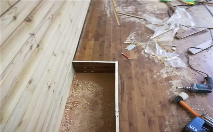 云南專業(yè)實(shí)木運(yùn)動(dòng)地板價(jià)格及圖片