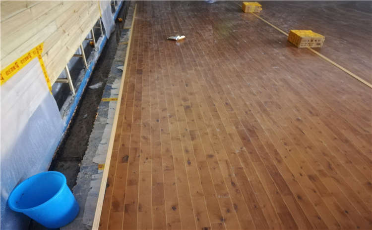 專業(yè)的籃球場(chǎng)地木地板批發(fā)價(jià)格