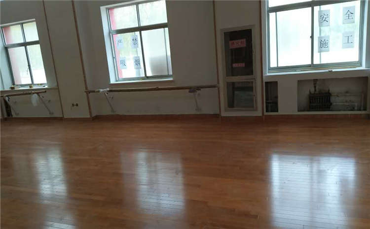 20厚籃球場實木地板一般多少錢？