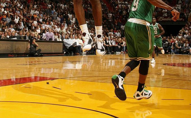 體育木地板結(jié)節(jié)有哪些分類？