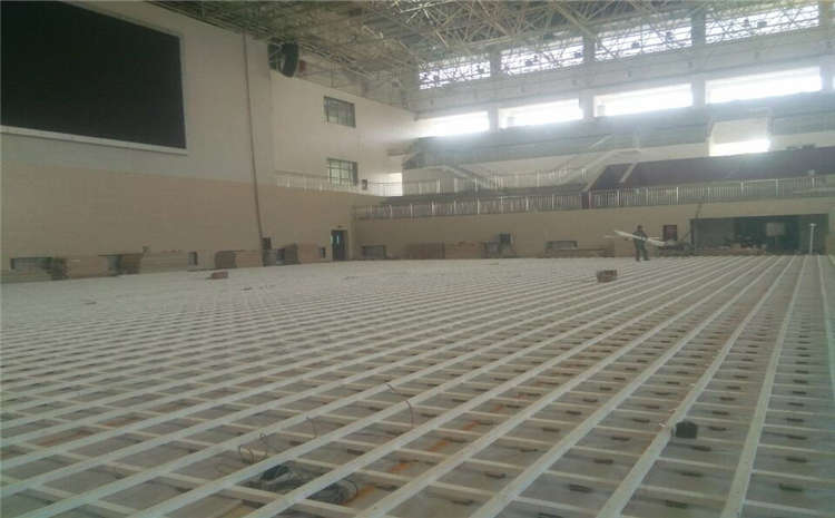 松木籃球運(yùn)動地板怎么維修？