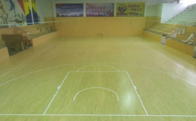 22厚木地板籃球館多少錢一平米？