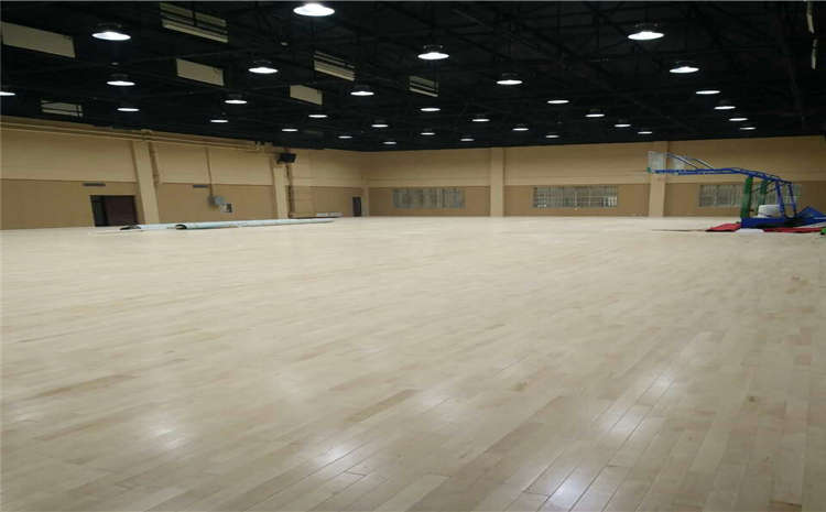 體育木地板多少錢(qián)？