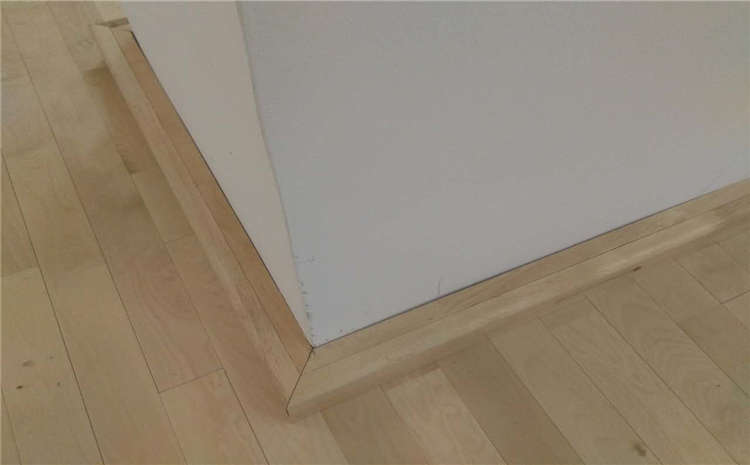 籃球場(chǎng)木地板局部維修