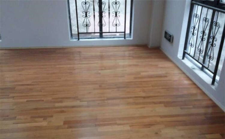 如何保養(yǎng)籃球館木地板漆膜？