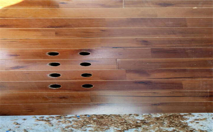 學(xué)校木地板籃球場一般多少錢？