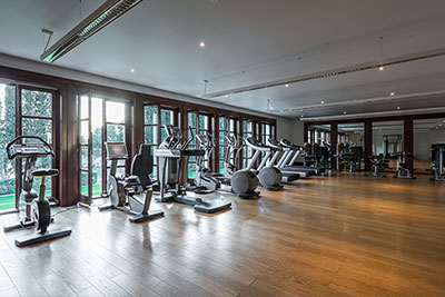 室內(nèi)健身運(yùn)動(dòng)應(yīng)該選擇什么類型的地板？