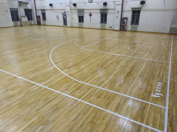運(yùn)動(dòng)地板翻新.jpg