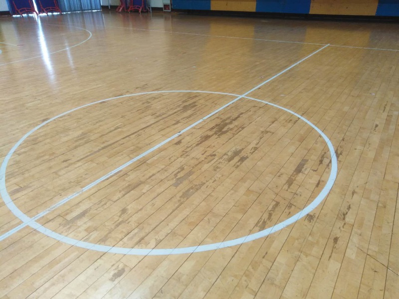 籃球場(chǎng)木地板翻新.jpg
