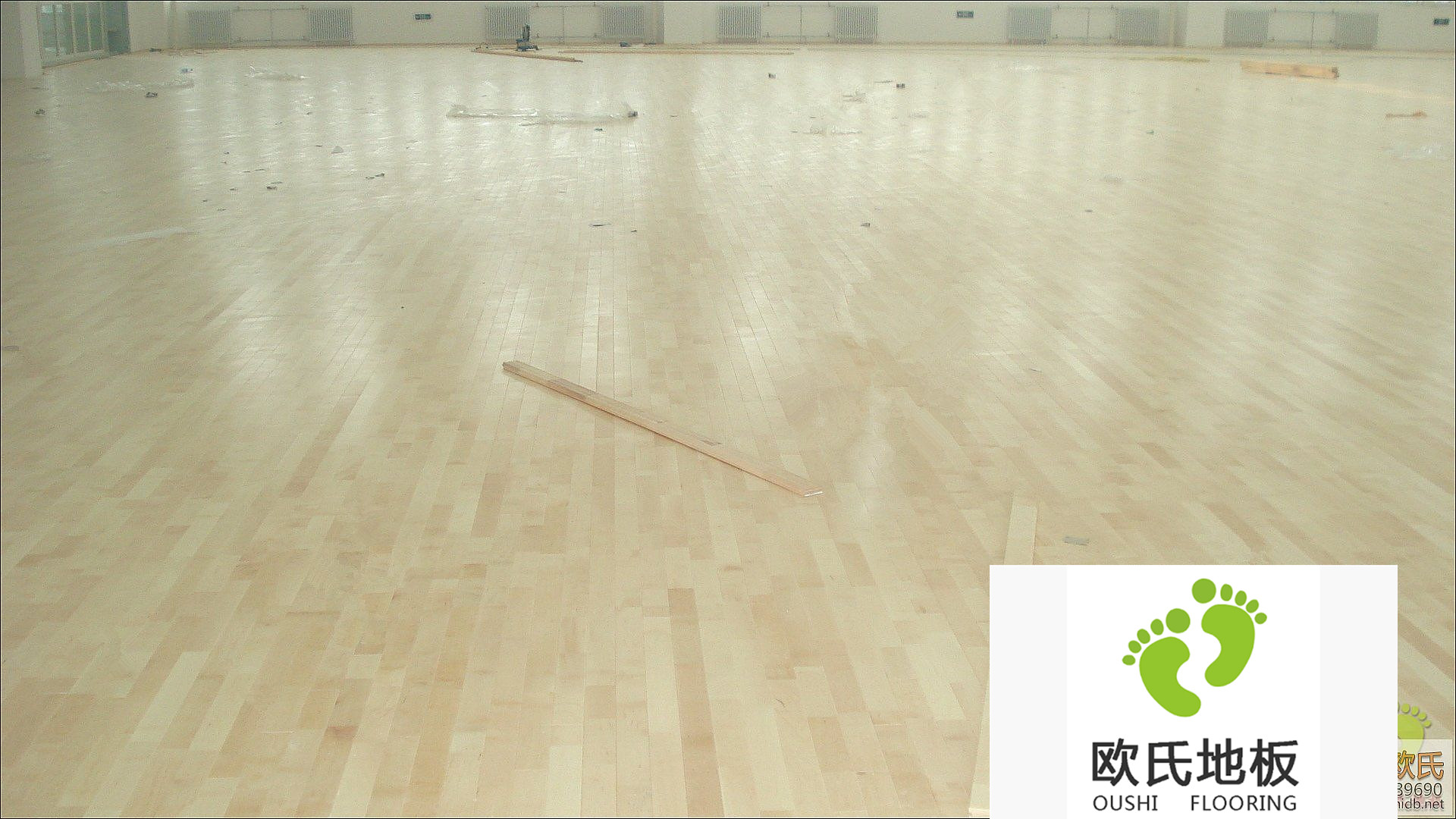 導(dǎo)致運(yùn)動(dòng)木地板表面變色的原因