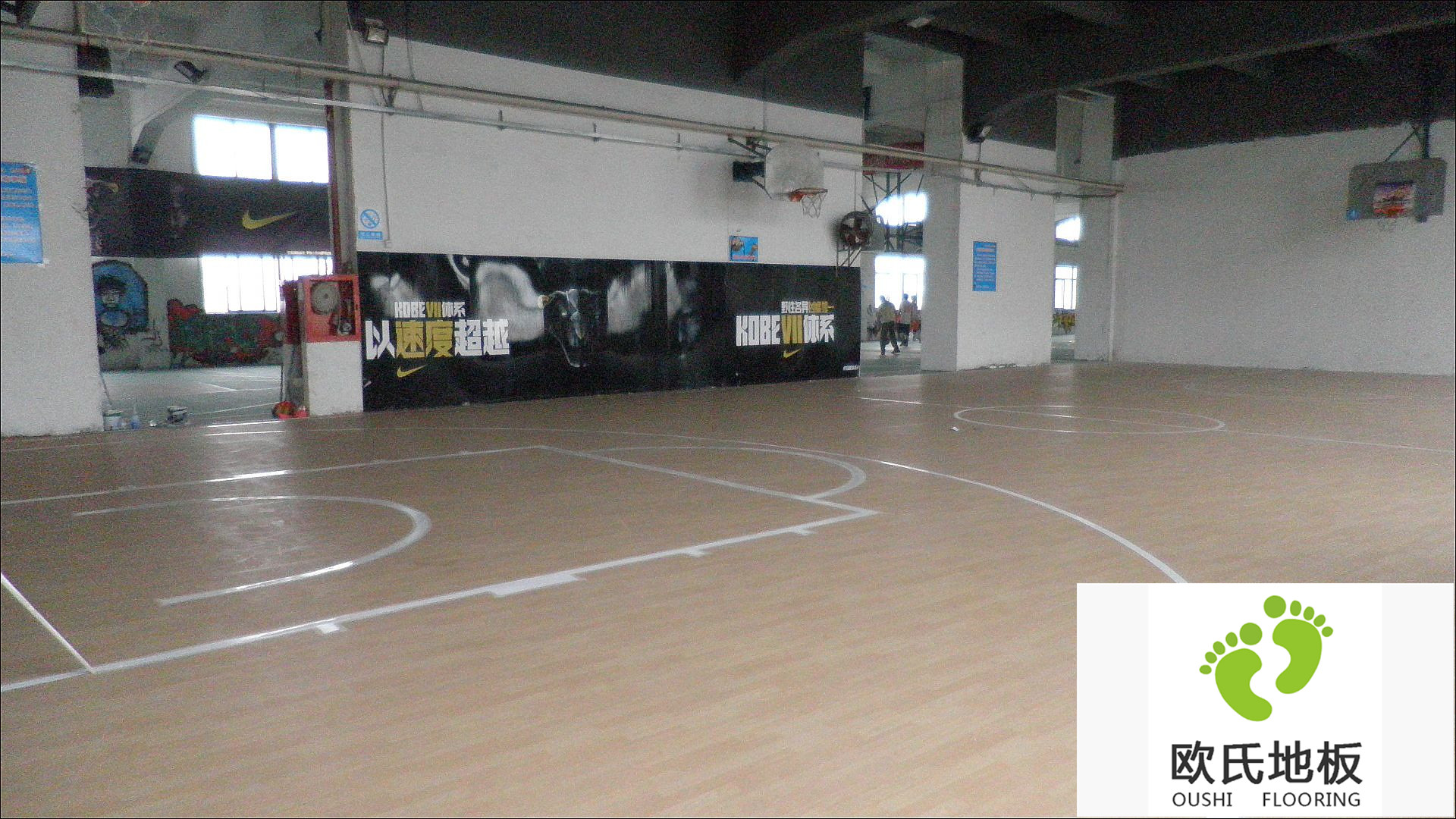 實(shí)木運(yùn)動(dòng)地板的專業(yè)特點(diǎn)