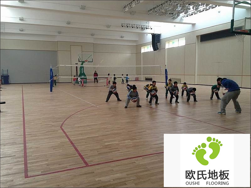 北京首都師范大學(xué)籃球館木地板鋪設(shè)