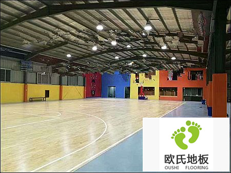 運(yùn)動(dòng)木地板日常保養(yǎng)和定期保養(yǎng)應(yīng)該怎么來(lái)做