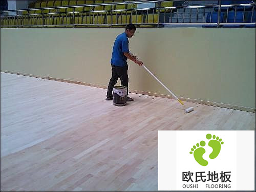 這些行為可能不經(jīng)意間會(huì)損害著您的籃球館地板